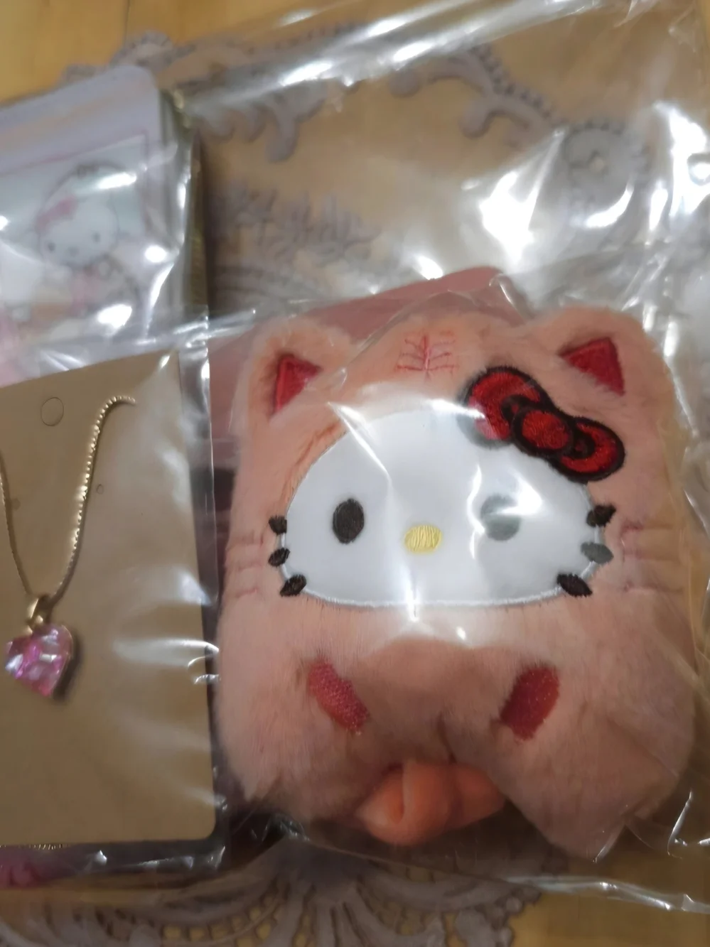 Hello Kitty Pastel Comic Zip Wallet & Pink Accessories Set